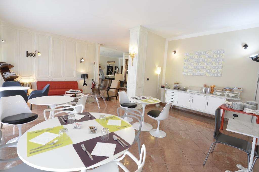 Tourist Hotel